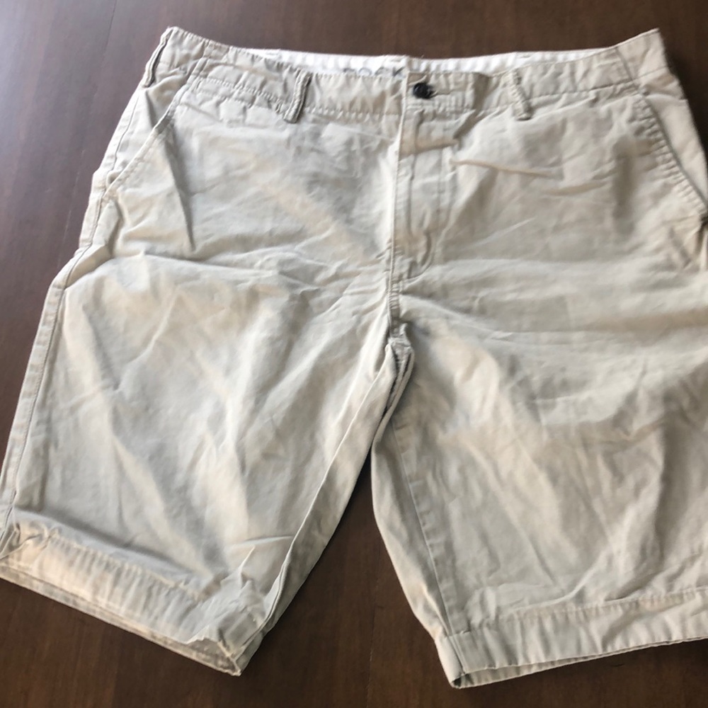 Dockers Men’s 36X30 Cream Shorts